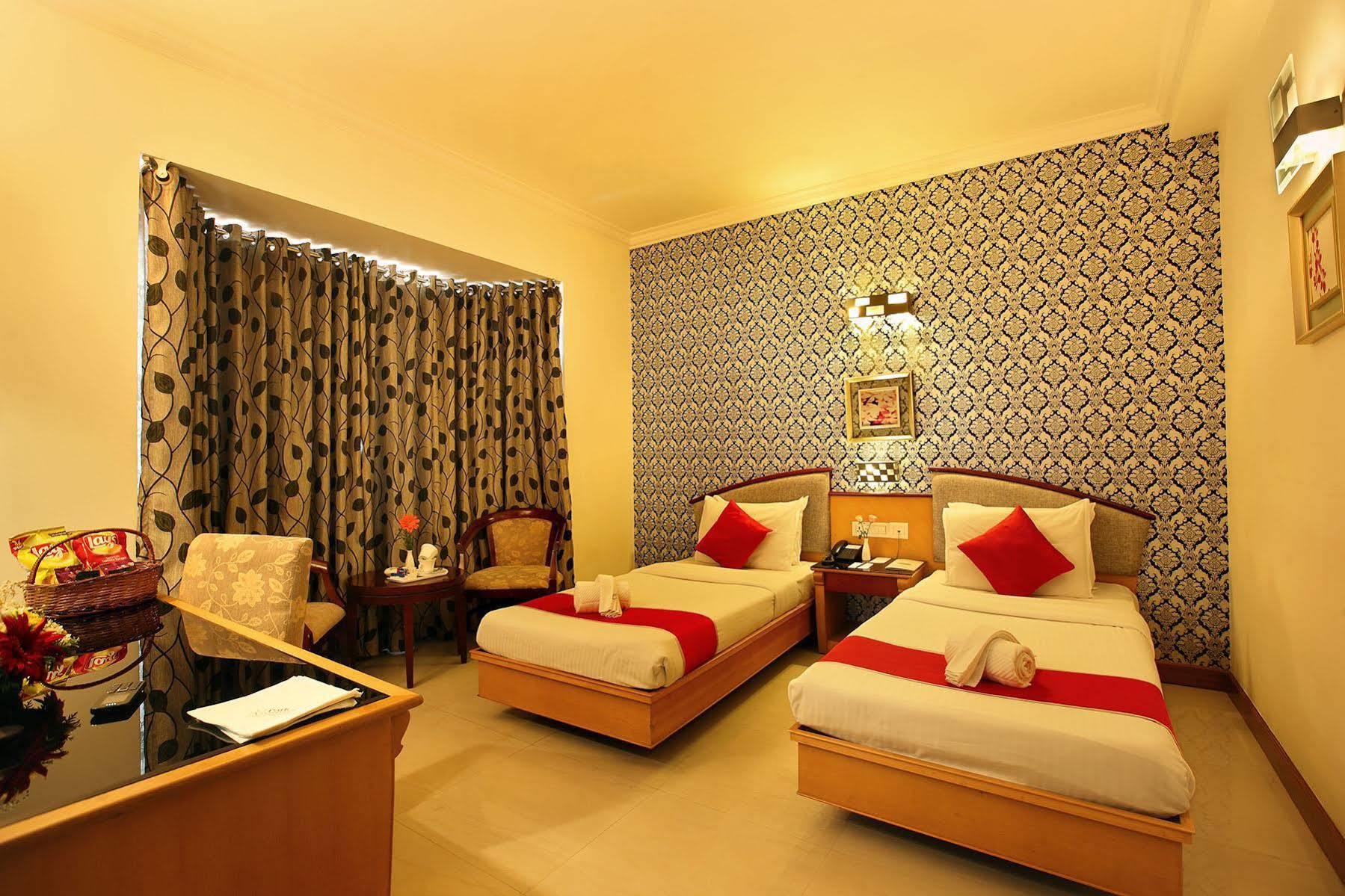 Hotel Park Residency, Kakkanad Kochi Eksteriør billede